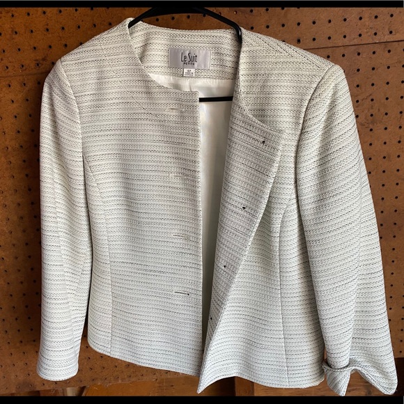 Blazer - Picture 1 of 1